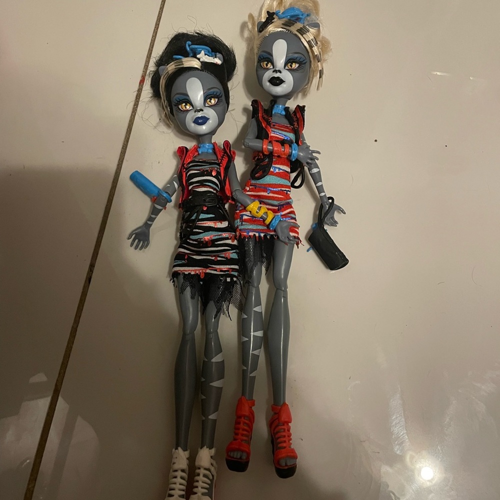 Monster High Meowledy and Purrsephone Zombie Shake 2 Pack
